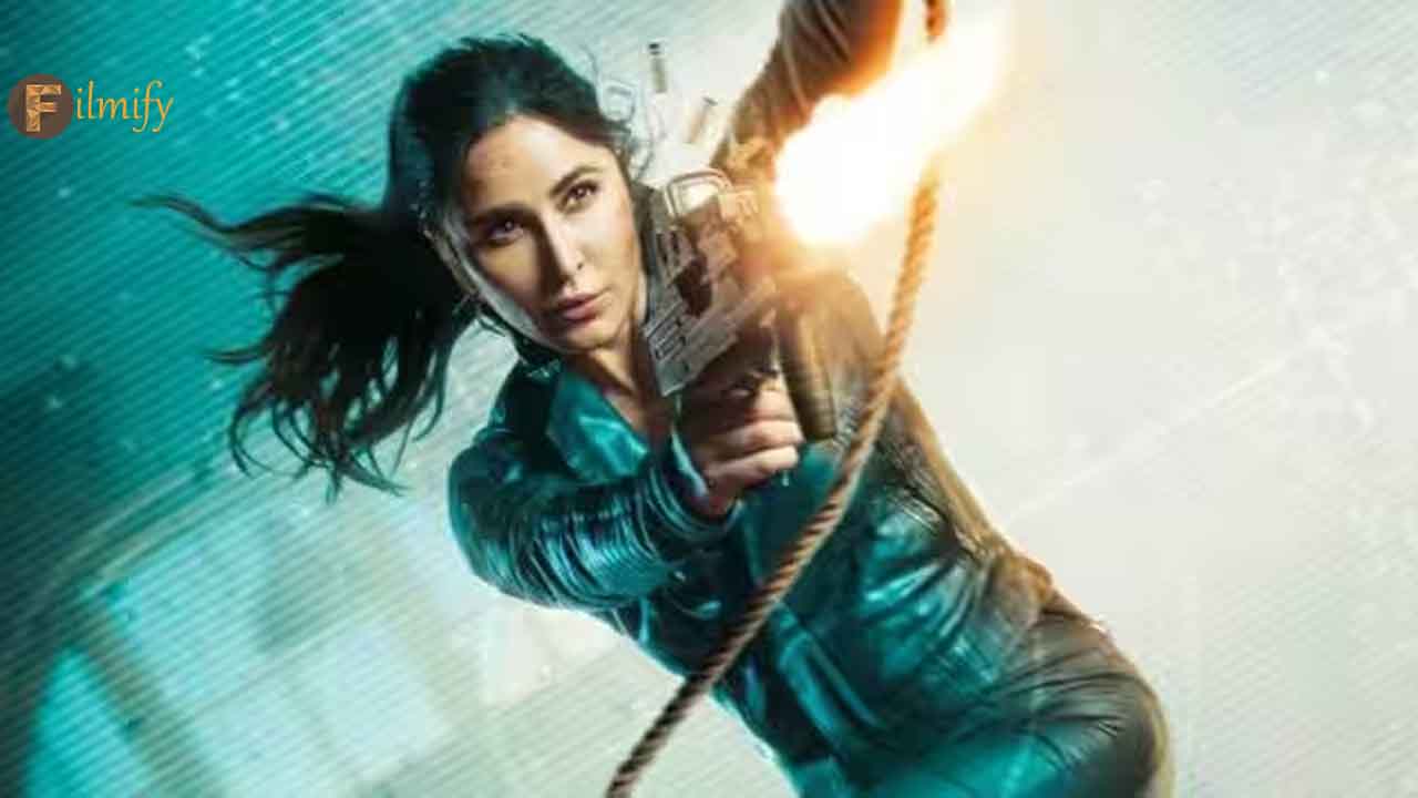 Bollywood gorgeous diva Katrina Kaif is badass' in the new 'Tiger 3' poster.