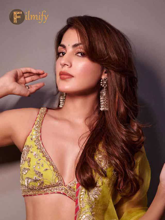 Beauties flaunting their trendy Indianness