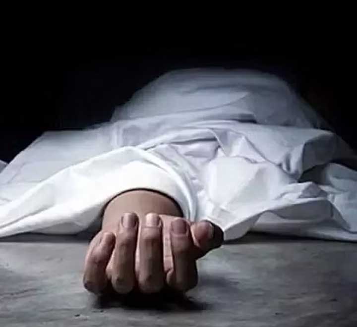విషాదం.. స్లాబ్ కూలి ఇద్దరి మృతి