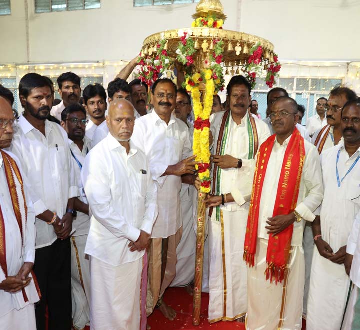 వేడుక‌గా బంగారు గొడుగు ఉత్సవం
